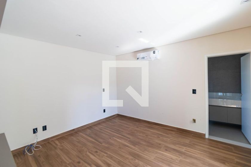 Casa à Venda - Swiss Park, 4 Quartos,  450 m2 em , Campinas - sp | SoloBR