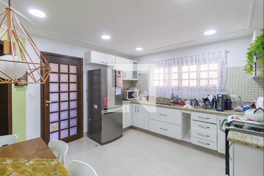 Casa, 3 quartos, 245 m² - Foto 61