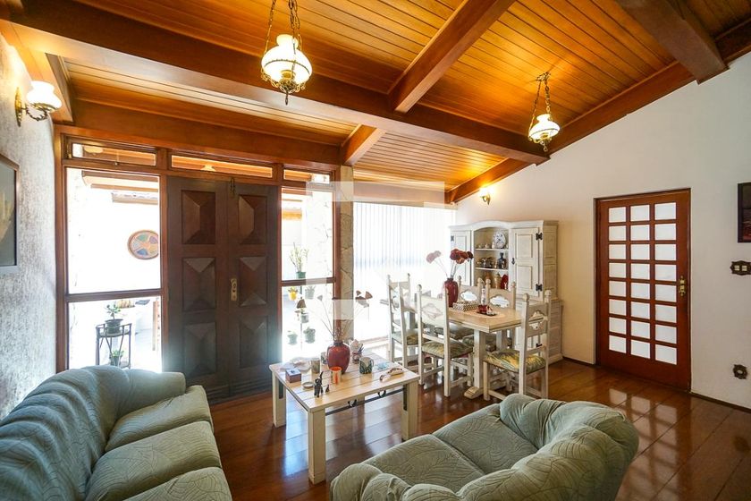 Casa, 3 quartos, 200 m² - Foto 1
