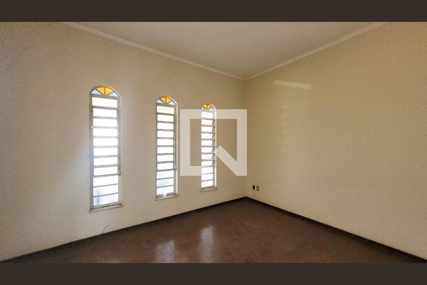 Casa à Venda - Jardim Chapadão, 4 Quartos,  256 m2 em , Campinas - sp | SoloBR