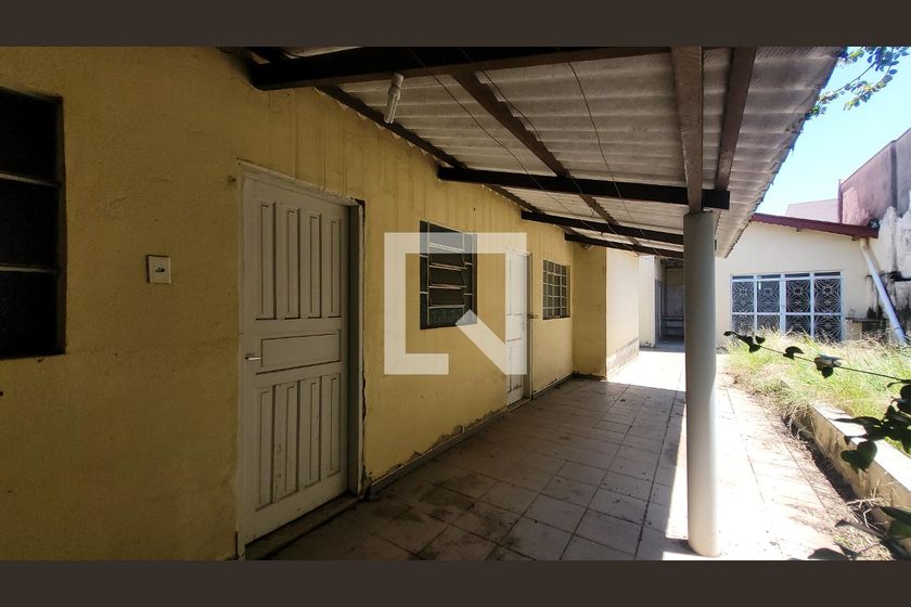 Casa à Venda - Jardim Chapadão, 4 Quartos,  256 m2 em , Campinas - sp | SoloBR