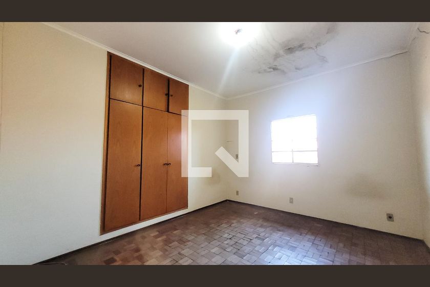 Casa à Venda - Jardim Chapadão, 4 Quartos,  256 m2 em , Campinas - sp | SoloBR