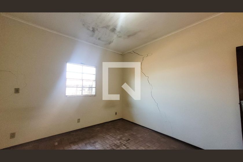 Casa à Venda - Jardim Chapadão, 4 Quartos,  256 m2 em , Campinas - sp | SoloBR