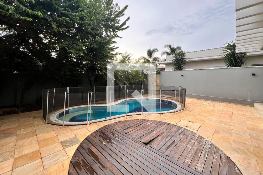 Casa à Venda - Swiss Park, 3 Quartos,  250 m2 em , Campinas - sp | SoloBR