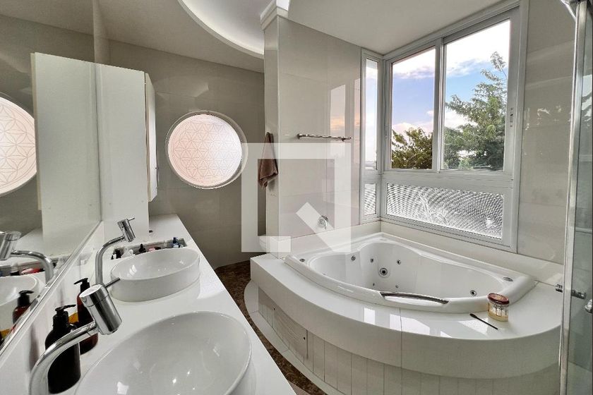 Casa à Venda - Swiss Park, 3 Quartos,  250 m2 em , Campinas - sp | SoloBR
