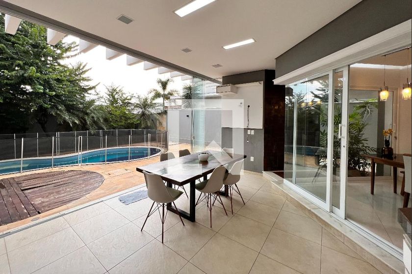 Casa à Venda - Swiss Park, 3 Quartos,  250 m2 em , Campinas - sp | SoloBR
