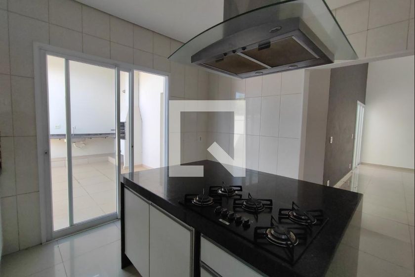 Casa à Venda - Swiss Park, 3 Quartos,  200 m2 em , Campinas - sp | SoloBR