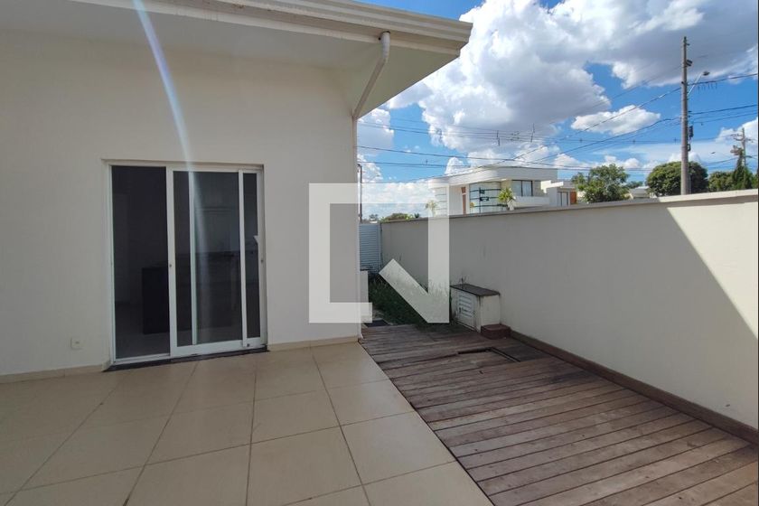 Casa à Venda - Swiss Park, 3 Quartos,  200 m2 em , Campinas - sp | SoloBR