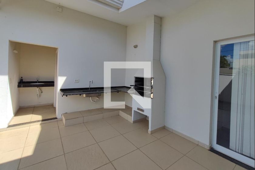 Casa à Venda - Swiss Park, 3 Quartos,  200 m2 em , Campinas - sp | SoloBR