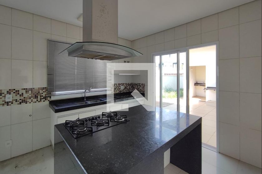 Casa à Venda - Swiss Park, 3 Quartos,  200 m2 em , Campinas - sp | SoloBR