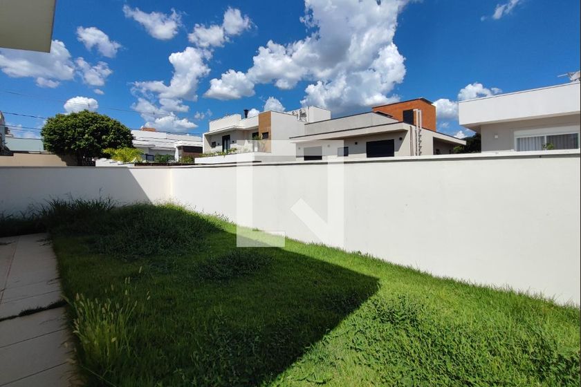 Casa à Venda - Swiss Park, 3 Quartos,  200 m2 em , Campinas - sp | SoloBR