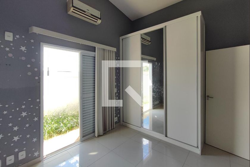 Casa à Venda - Swiss Park, 3 Quartos,  200 m2 em , Campinas - sp | SoloBR