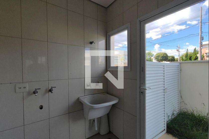 Casa à Venda - Swiss Park, 3 Quartos,  200 m2 em , Campinas - sp | SoloBR