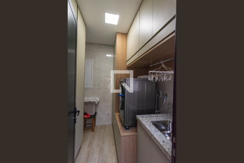 Casa à Venda - Swiss Park, 4 Quartos,  225 m2 em , Campinas - sp | SoloBR