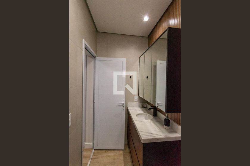 Casa à Venda - Swiss Park, 4 Quartos,  225 m2 em , Campinas - sp | SoloBR