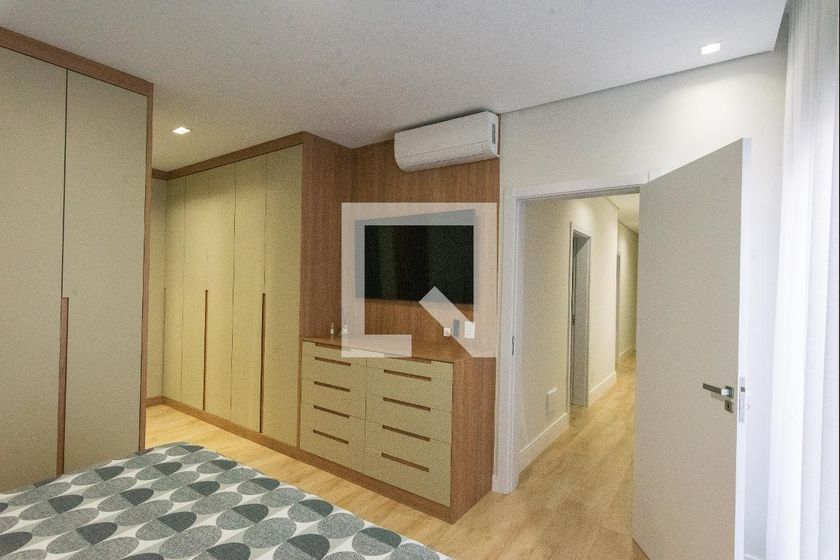 Casa à Venda - Swiss Park, 4 Quartos,  225 m2 em , Campinas - sp | SoloBR