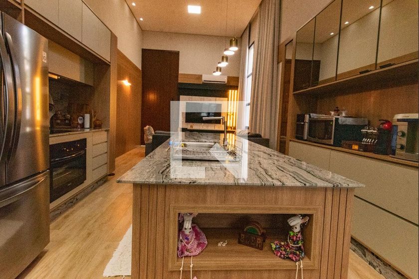 Casa à Venda - Swiss Park, 4 Quartos,  225 m2 em , Campinas - sp | SoloBR