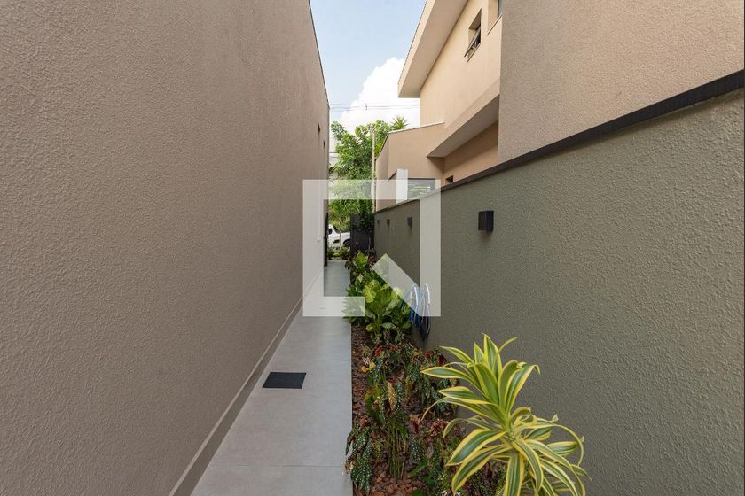 Casa à Venda - Swiss Park, 4 Quartos,  225 m2 em , Campinas - sp | SoloBR