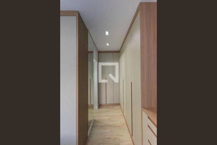 Casa à Venda - Swiss Park, 4 Quartos,  225 m2 em , Campinas - sp | SoloBR