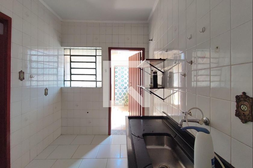Casa à Venda - Cambuí, 4 Quartos,  300 m2 em , Campinas - sp | SoloBR