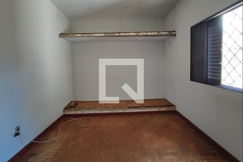 Casa à Venda - Cambuí, 4 Quartos,  300 m2 em , Campinas - sp | SoloBR