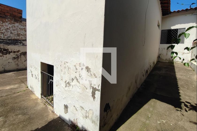 Casa à Venda - Cambuí, 4 Quartos,  300 m2 em , Campinas - sp | SoloBR