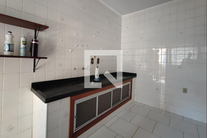 Casa à Venda - Cambuí, 4 Quartos,  300 m2 em , Campinas - sp | SoloBR