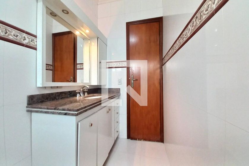 Casa à Venda - Jardim do Lago, 3 Quartos,  250 m2 em , Campinas - sp | SoloBR