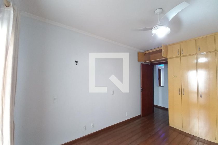 Casa à Venda - Jardim do Lago, 3 Quartos,  250 m2 em , Campinas - sp | SoloBR