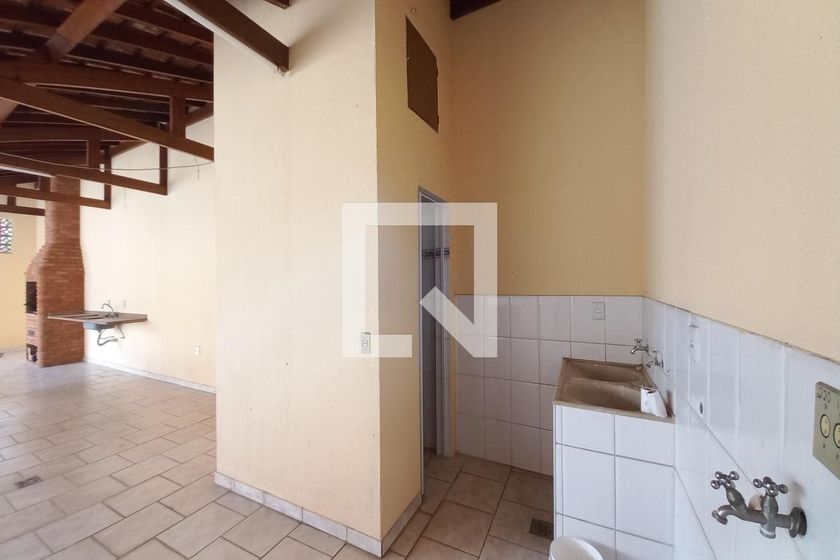 Casa à Venda - Jardim do Lago, 3 Quartos,  250 m2 em , Campinas - sp | SoloBR