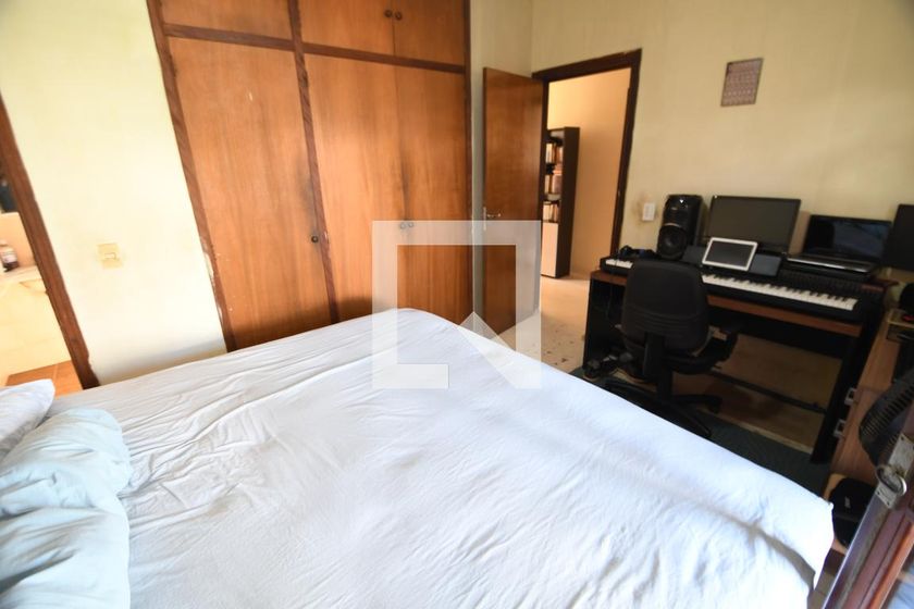 Casa à Venda - Jardim Flamboyant, 4 Quartos,  258 m2 em , Campinas - sp | SoloBR