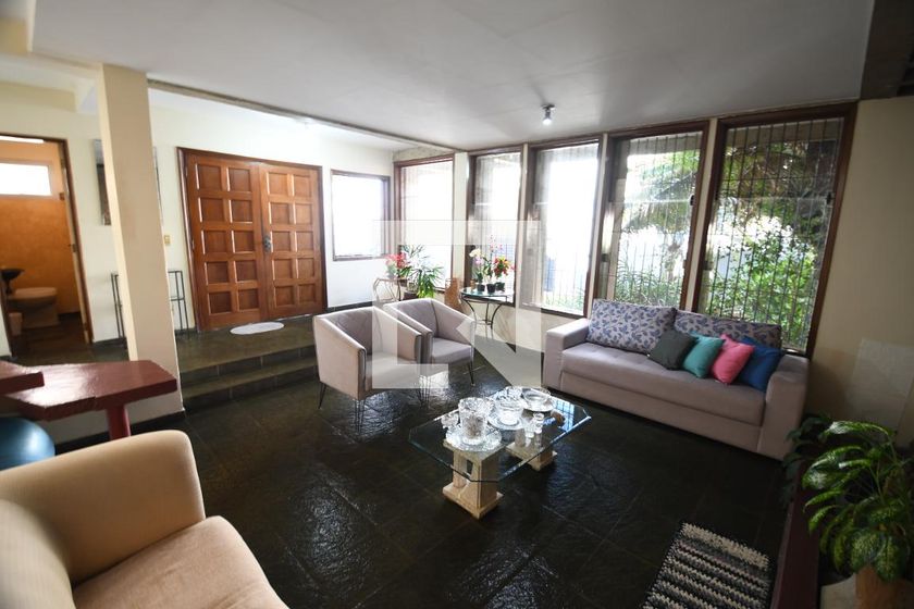Casa à Venda - Jardim Flamboyant, 4 Quartos,  258 m2 em , Campinas - sp | SoloBR
