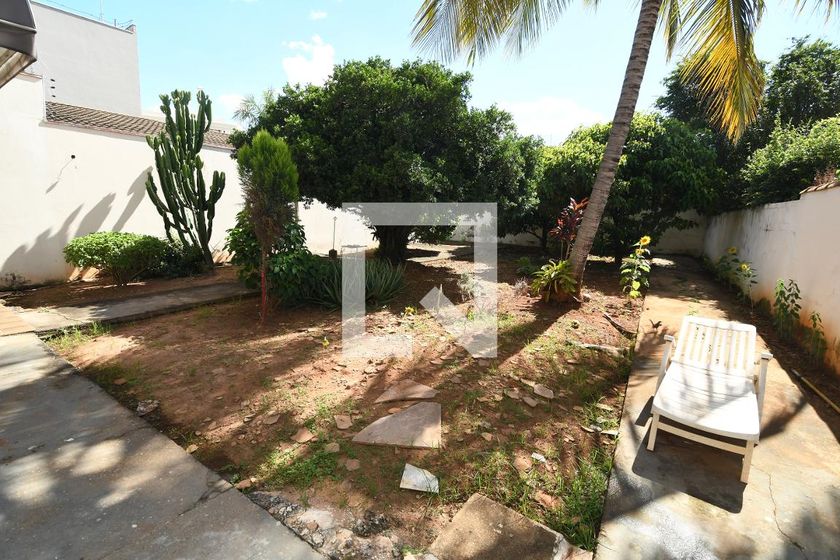 Casa à Venda - Jardim Flamboyant, 4 Quartos,  258 m2 em , Campinas - sp | SoloBR
