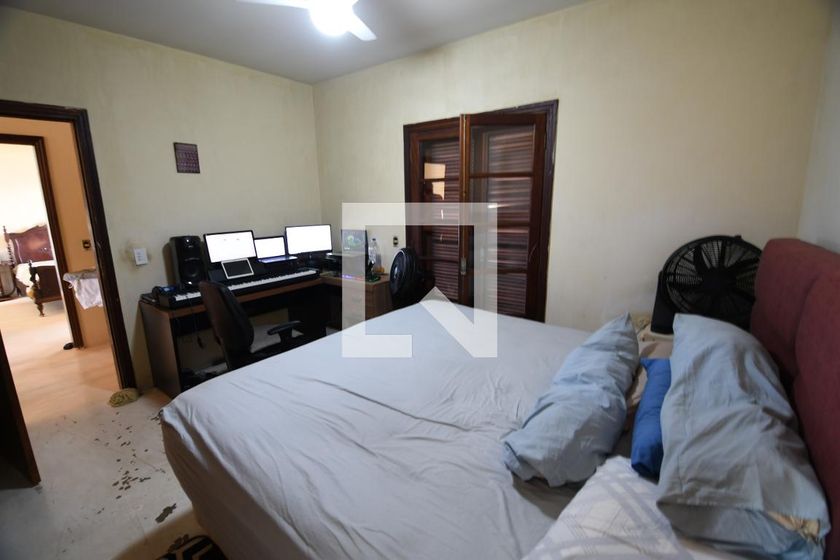 Casa à Venda - Jardim Flamboyant, 4 Quartos,  258 m2 em , Campinas - sp | SoloBR