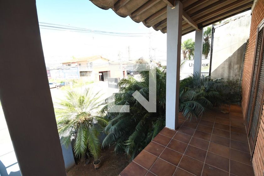 Casa à Venda - Jardim Flamboyant, 4 Quartos,  258 m2 em , Campinas - sp | SoloBR