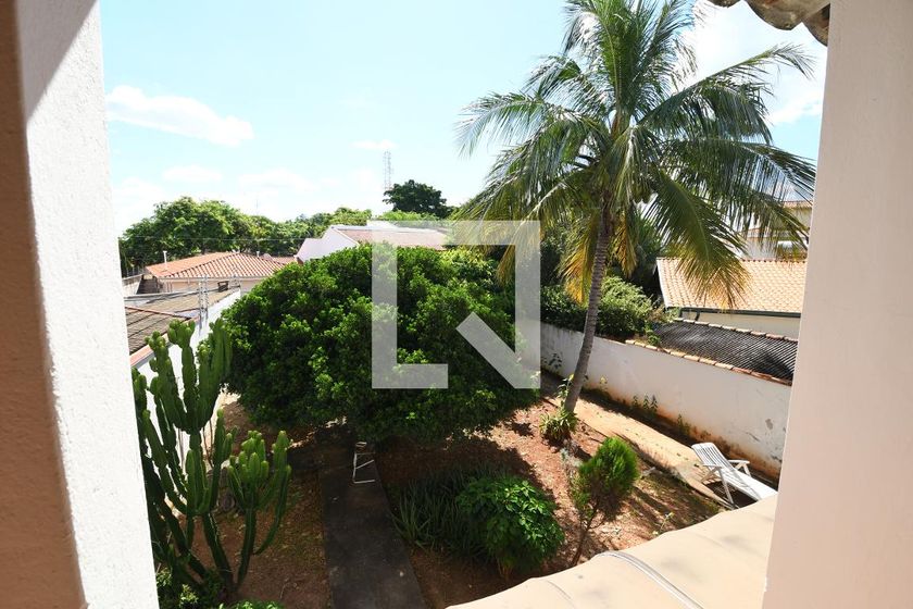 Casa à Venda - Jardim Flamboyant, 4 Quartos,  258 m2 em , Campinas - sp | SoloBR