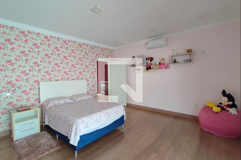 Casa à Venda - Swiss Park, 5 Quartos,  560 m2 em , Campinas - sp | SoloBR