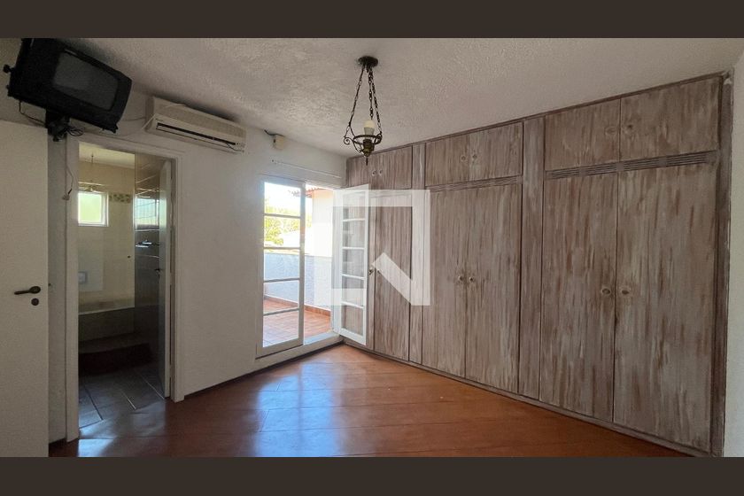 Casa à Venda - Barão Geraldo - Centro, 4 Quartos,  675 m2 em , Campinas - sp | SoloBR
