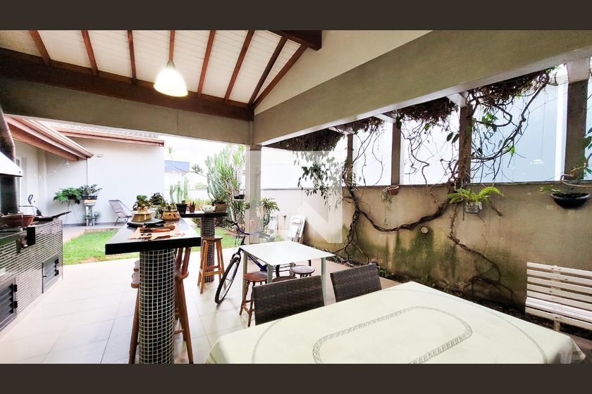 Casa à Venda - Lot. Alphaville Campinas, 5 Quartos,  413 m2 em , Campinas - sp | SoloBR