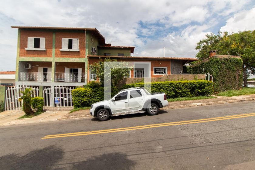 Casa à Venda - Jardim Santana, 5 Quartos,  450 m2 em , Campinas - sp | SoloBR