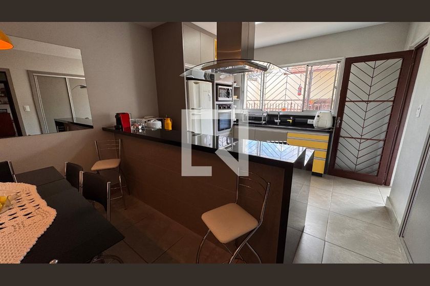 Casa à Venda - Parque Prado, 4 Quartos,  224 m2 em , Campinas - sp | SoloBR