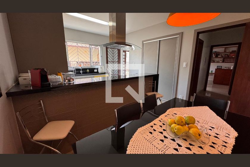 Casa à Venda - Parque Prado, 4 Quartos,  224 m2 em , Campinas - sp | SoloBR