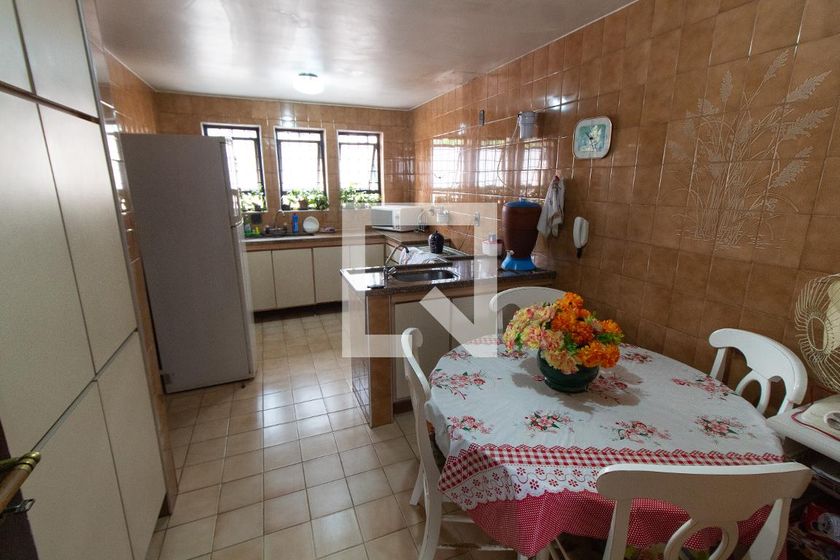 Casa à Venda - Nova Campinas, 4 Quartos,  278 m2 em , Campinas - sp | SoloBR