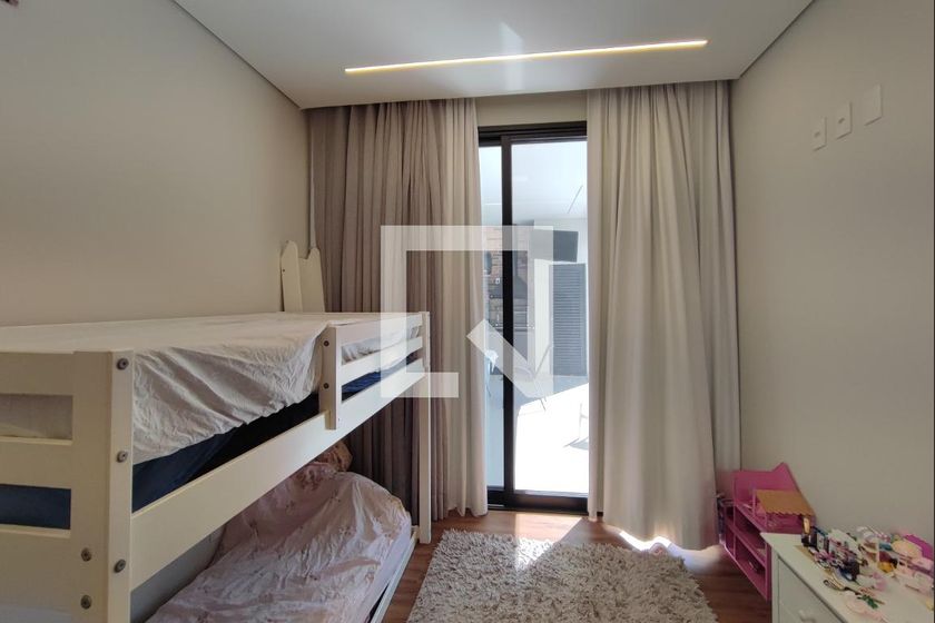 Casa à Venda - Swiss Park, 4 Quartos,  302 m2 em , Campinas - sp | SoloBR
