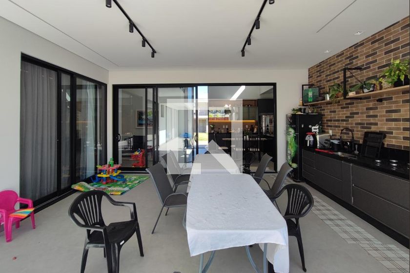 Casa à Venda - Swiss Park, 4 Quartos,  302 m2 em , Campinas - sp | SoloBR