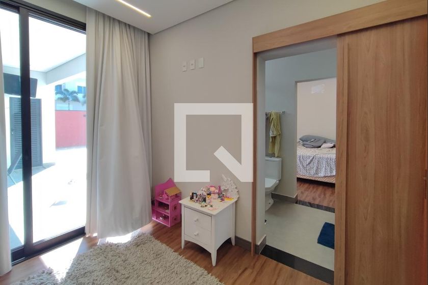 Casa à Venda - Swiss Park, 4 Quartos,  302 m2 em , Campinas - sp | SoloBR