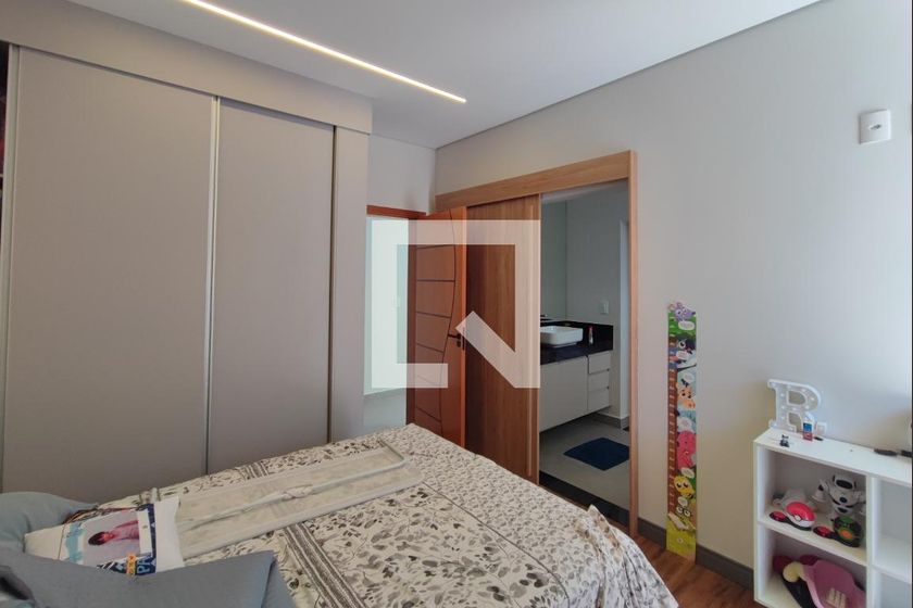 Casa à Venda - Swiss Park, 4 Quartos,  302 m2 em , Campinas - sp | SoloBR