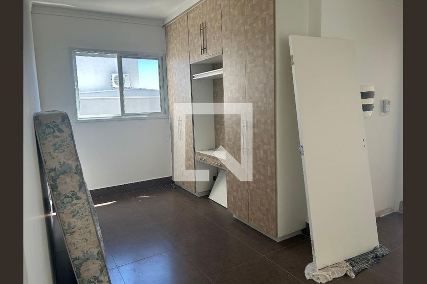 Casa à Venda - Swiss Park, 4 Quartos,  252 m2 em , Campinas - sp | SoloBR