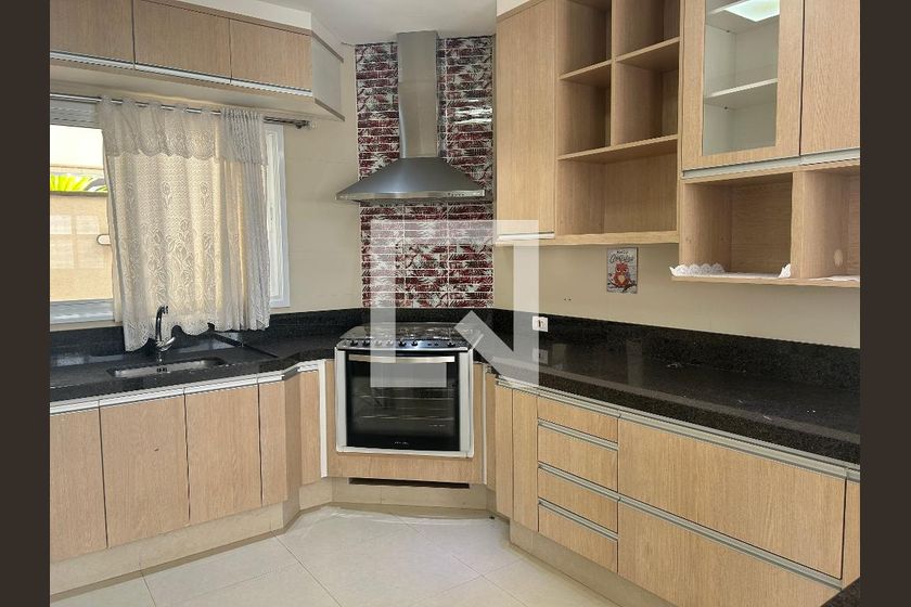 Casa à Venda - Swiss Park, 4 Quartos,  252 m2 em , Campinas - sp | SoloBR