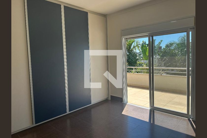 Casa à Venda - Swiss Park, 4 Quartos,  252 m2 em , Campinas - sp | SoloBR